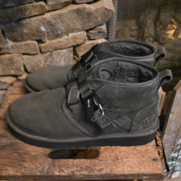 UGG Men's Charcoal Gray Boots - Picture 6 of 16